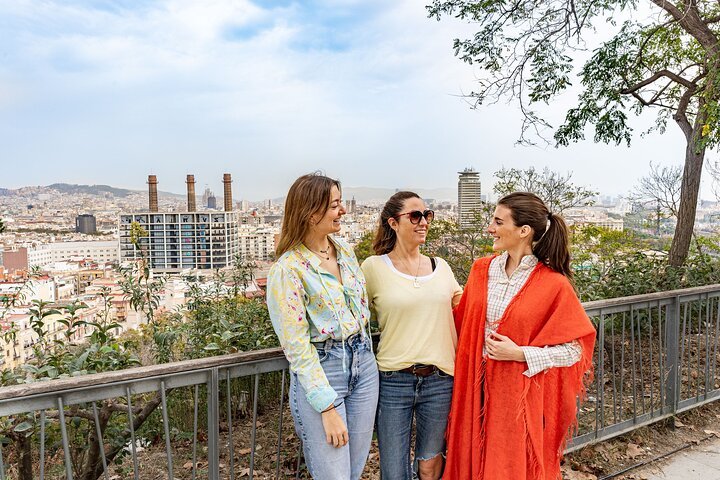 Tour Bienvenida a Barcelona en Eco Tuk Tuk Privado con Guía Local