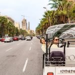Tour Bienvenida a Barcelona en Eco Tuk Tuk Privado con Guía Local