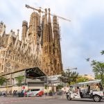Tour Bienvenida a Barcelona en Eco Tuk Tuk Privado con Guía Local
